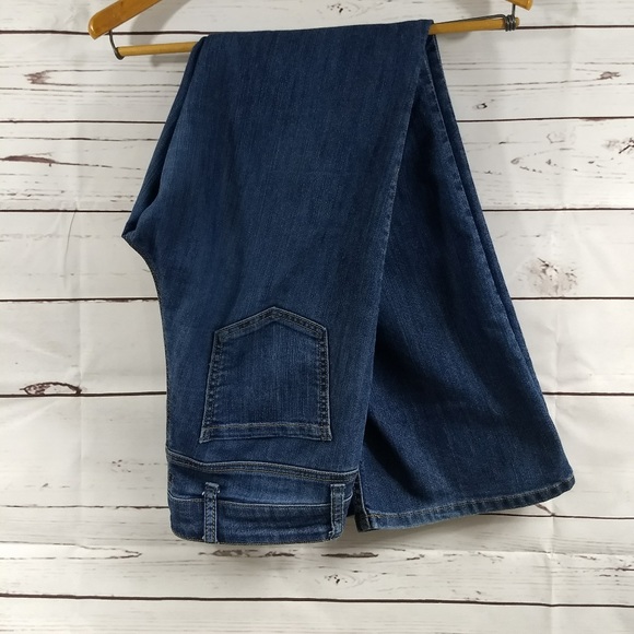 CAbi Denim - CAbi Denim Sz 4 Boot Leg Medium Wash